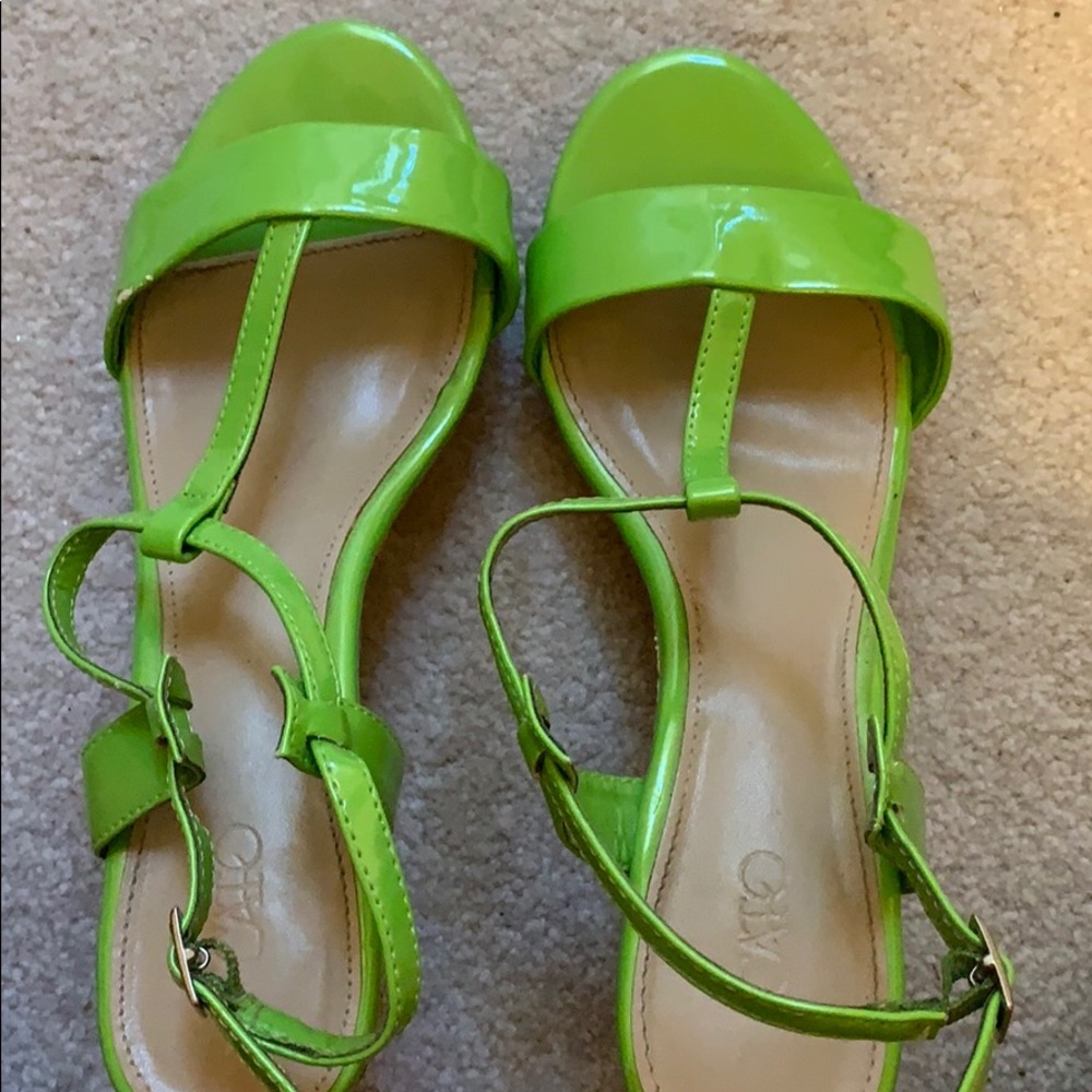 Lime green wedges!